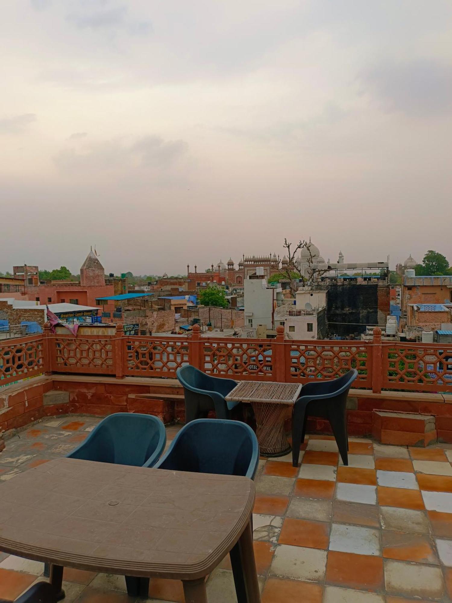 Hotel India Inn Walking Distance From Taj Mahal-- Rooftop Taj Mahal View 阿格拉 外观 照片